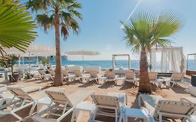 Cannes Martinez Croisette Beach 50M